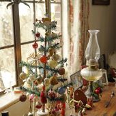 Highland Park gem that shines especially at Christmas. Carolyn lovingly cooks, bakes and decorates, filling her home with Christmas Spirit.